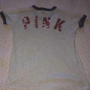 VS pink t-shirt